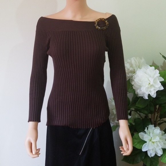 Tracy M. Sweaters - TRACY M. OFF THE SHOULDER BROWN  SWEATER SZ. L New